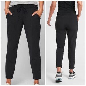 Athleta Midtown Ankle Pants in Black | Size 8